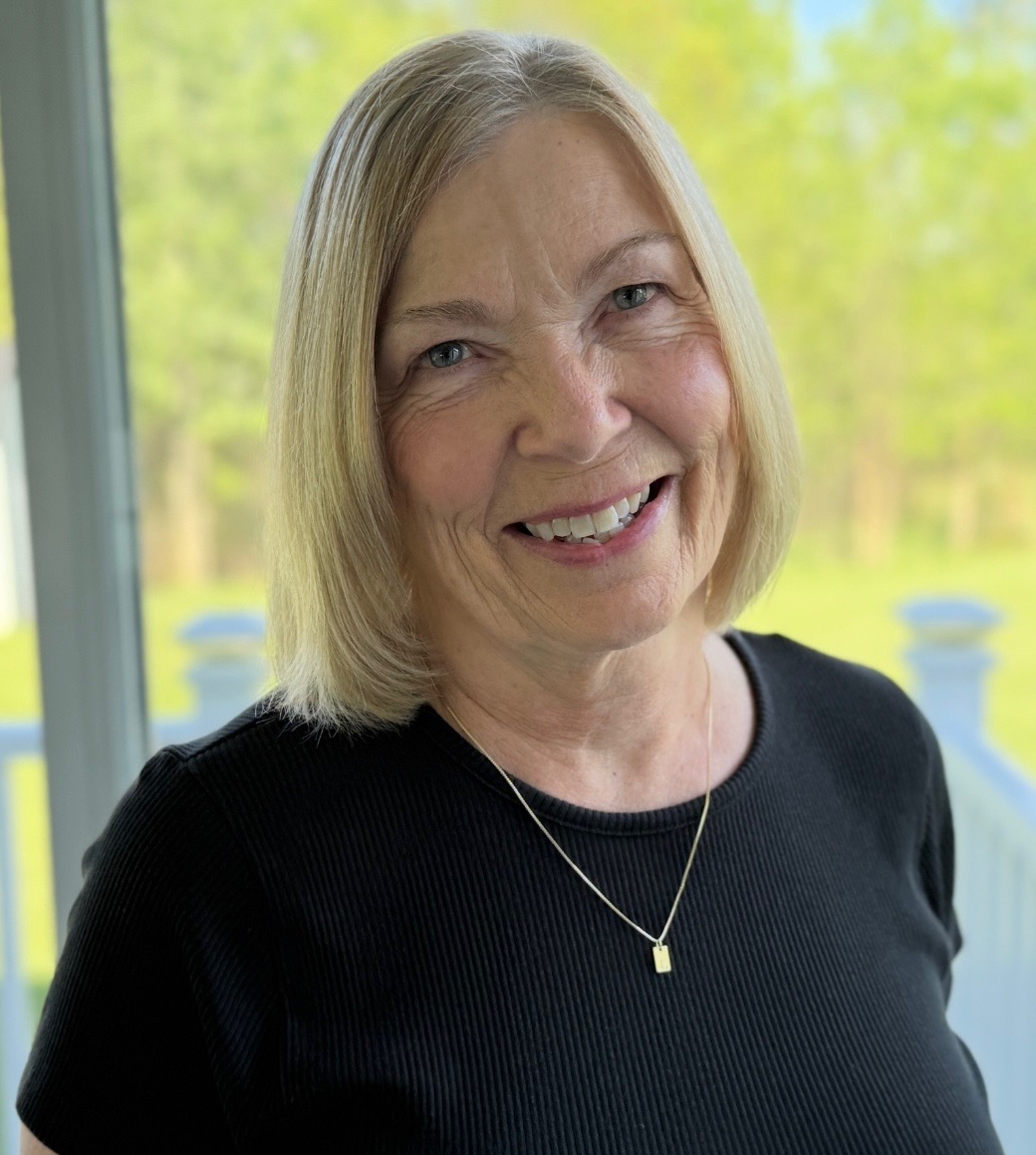 Headshot of Laurie Hyzy